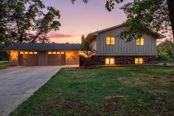 569 327th Avenue Ne, Cambridge, MN 55008