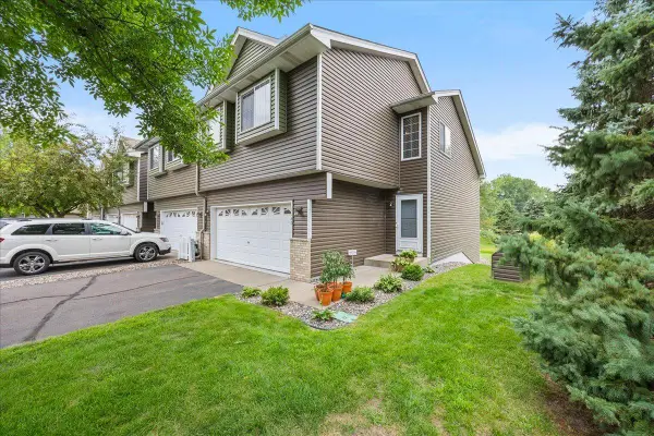 1180 122nd Lane Ne, Blaine, MN 55434