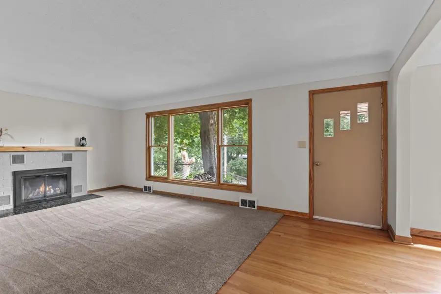 304 17th Avenue N, South Saint Paul, MN 55075 - #3