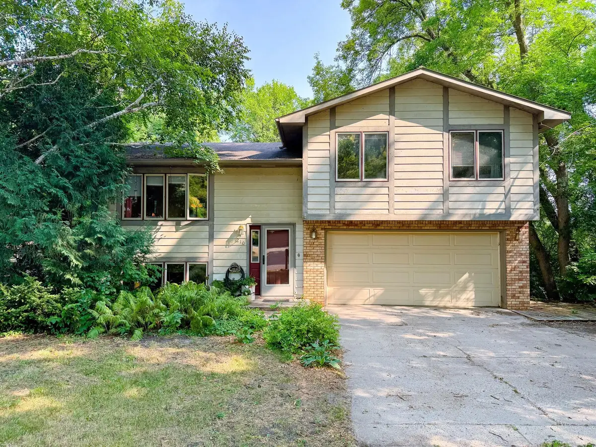 210 W Everett Avenue, Fergus Falls, MN 56537 - #1