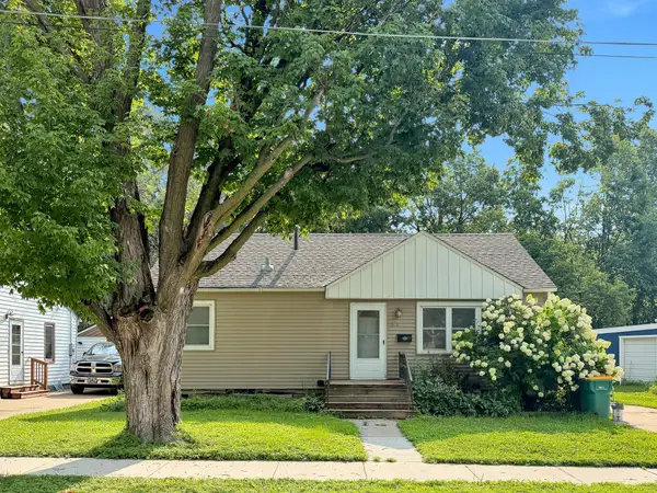 504 Edgewood Avenue, Albert Lea, MN 56007