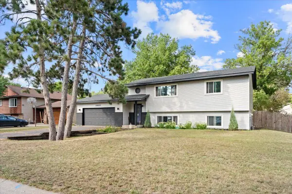 11902 Wisconsin Avenue N, Champlin, MN 55316