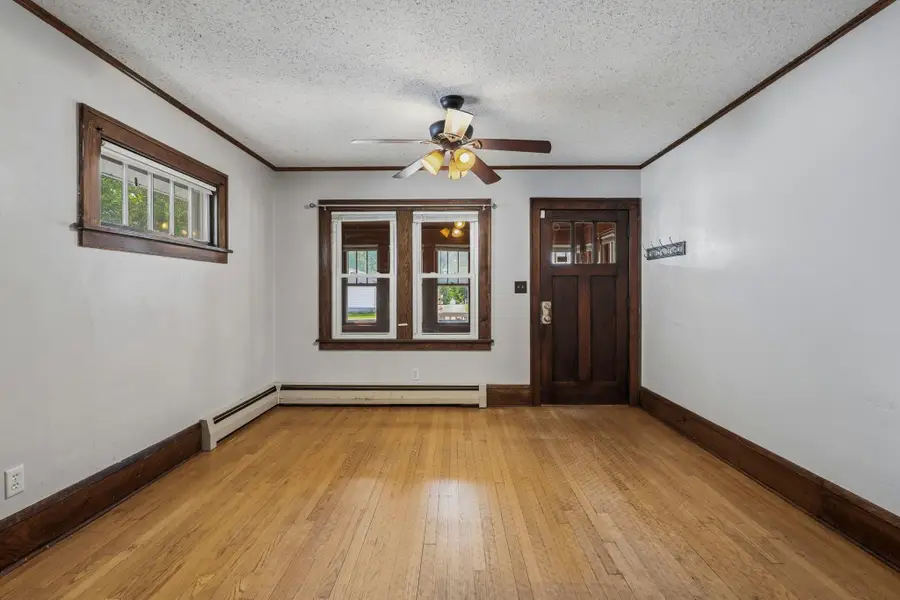 1006 Earl Street, Saint Paul, MN 55106 - #3