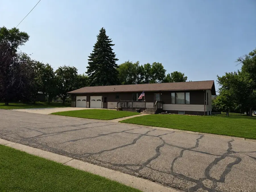 121 & 407 4th & 2nd Street Avenue, Milnor, ND 58060 - #3