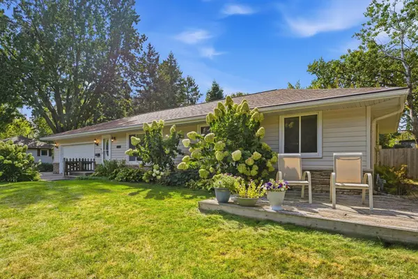 1325 Sumter Avenue N, Golden Valley, MN 55427