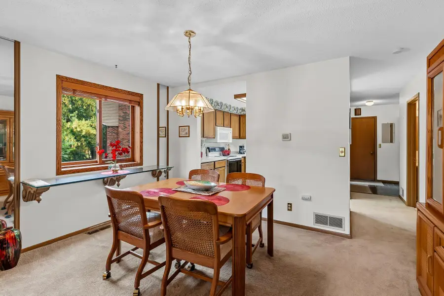 2420 Mendelssohn Lane N #5, Golden Valley, MN 55427 - #2
