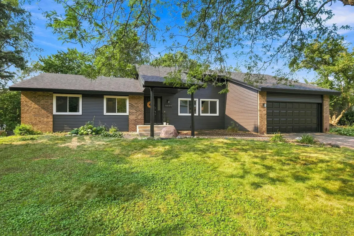 6649 Buckingham Road, Woodbury, MN 55125 - #1