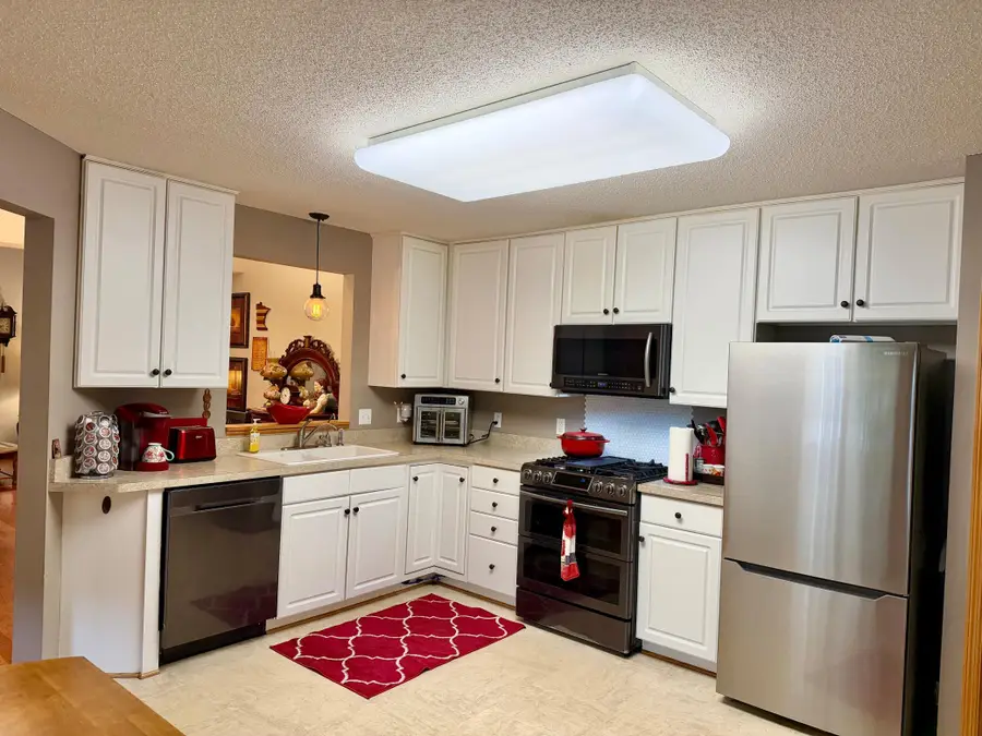 18699 Kalmar Court, Lakeville, MN 55044 - #3