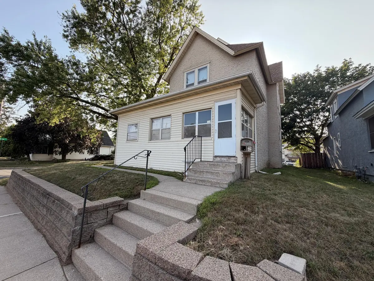 256 11th Avenue S, South Saint Paul, MN 55075 - #1