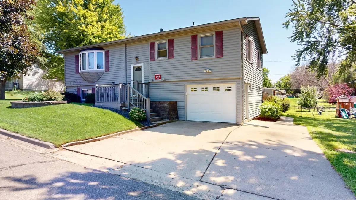 902 3rd Avenue S, Albert Lea, MN 56007 - #1