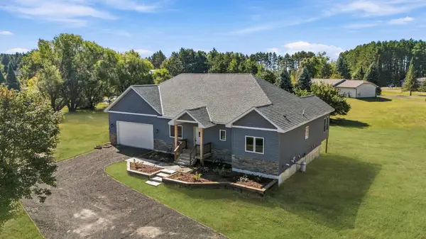 33006 Hilary Circle, Cambridge, MN 55008