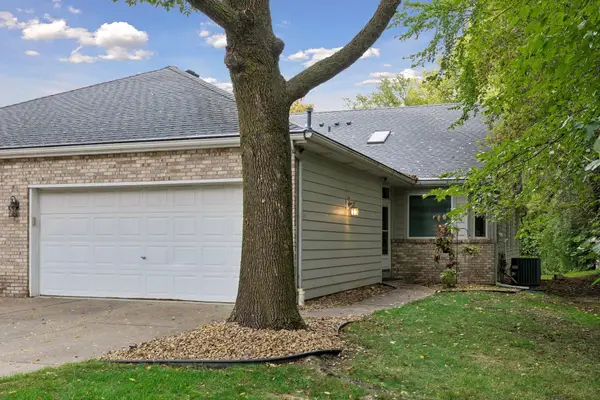695 Emerald Ridge, Roseville, MN 55113