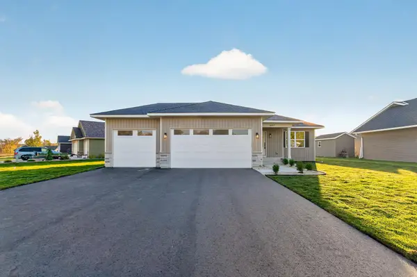6667 Cedar Hills Drive, Cannon Falls, MN 55009