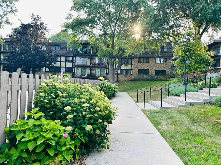 205 Barry Avenue S #306, Wayzata, MN 55391 - #3