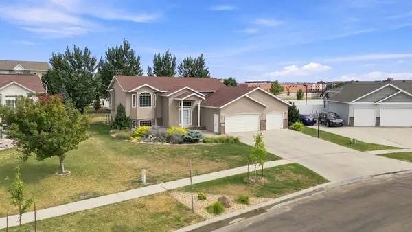 3760 Harrison Street S, Fargo, ND 58104