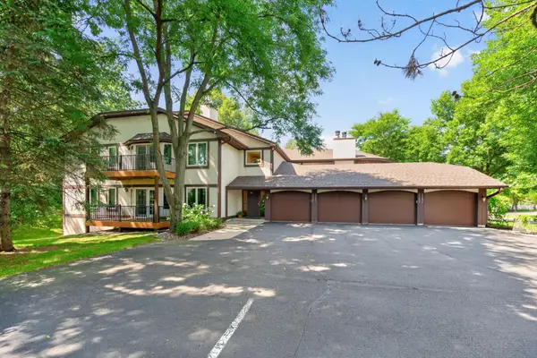 15695 Sussex Drive, Minnetonka, MN 55345