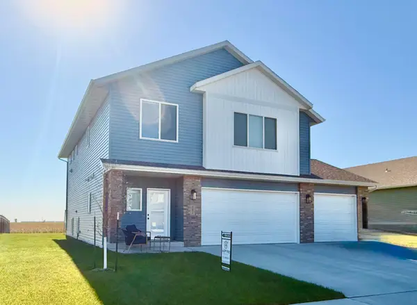 4871 Hampton Circle S, Moorhead, MN 56560
