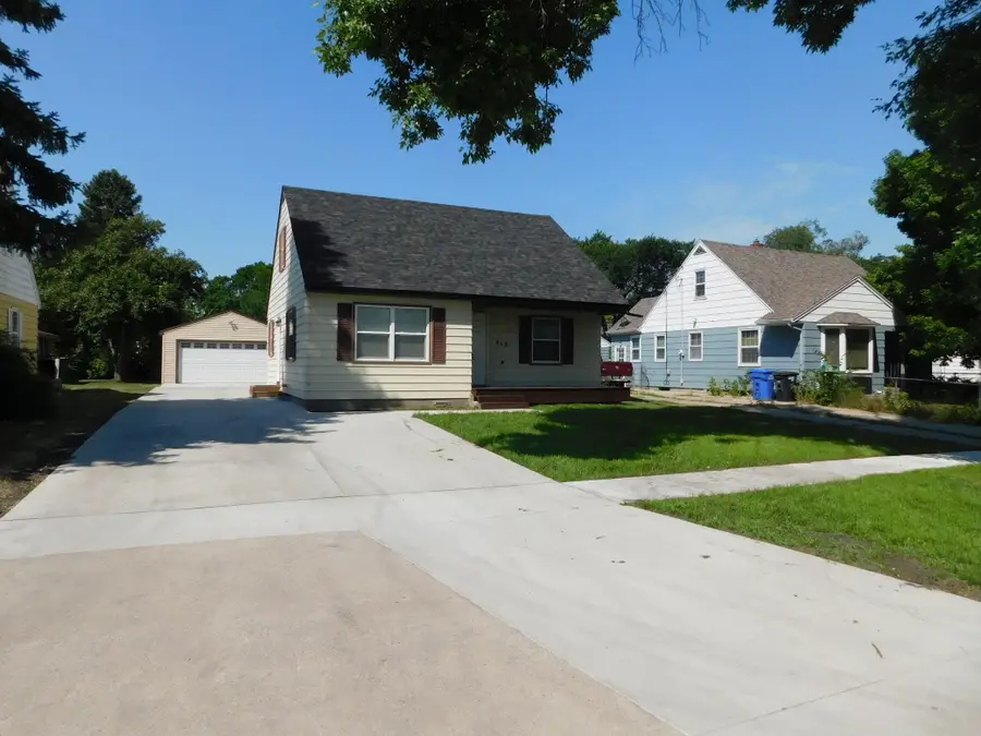413 22nd Street S, Fargo, ND 58103 - #2