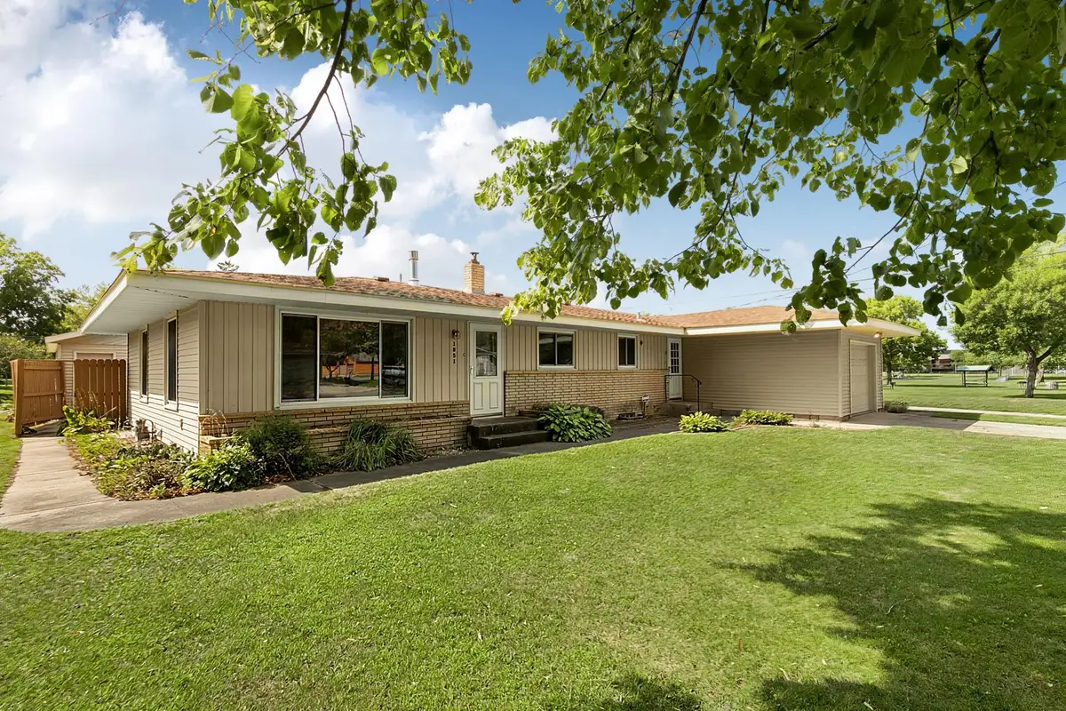 1051 37th Avenue N, Saint Cloud, MN 56303 - #1