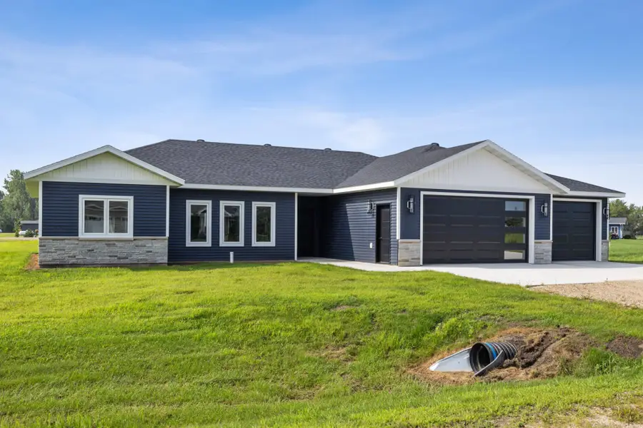 301 Pine Drive, Hankinson, ND 58041 - #2