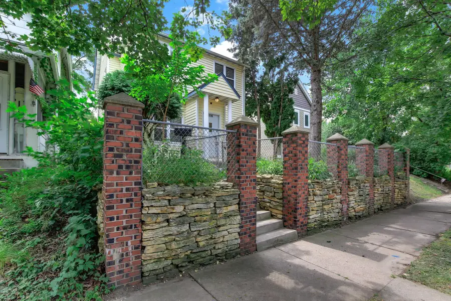896 4th Street E, Saint Paul, MN 55106 - #3