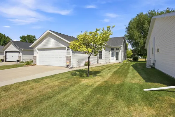 2872 35th Street S, Moorhead, MN 56560