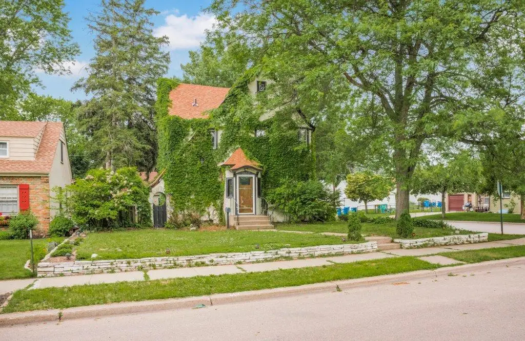 2657 Zenith Avenue N, Robbinsdale, MN 55422 - #1