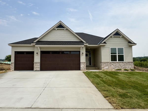 1256 Hadley Hills Drive Ne, Rochester, MN 55906