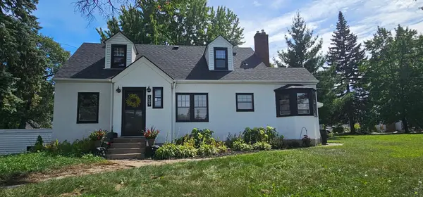 739 10th Street Nw, New Brighton, MN 55112