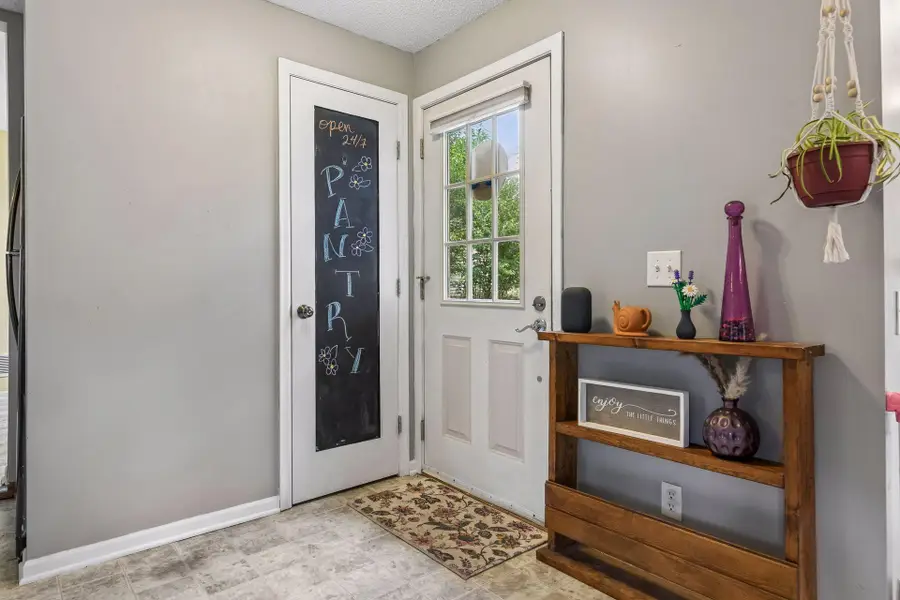 670 Goodwin Avenue N, Oakdale, MN 55128 - #3