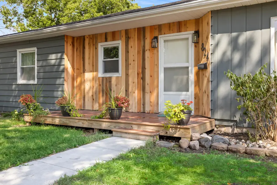 824 4th Avenue N, Wahpeton, ND 58075 - #2