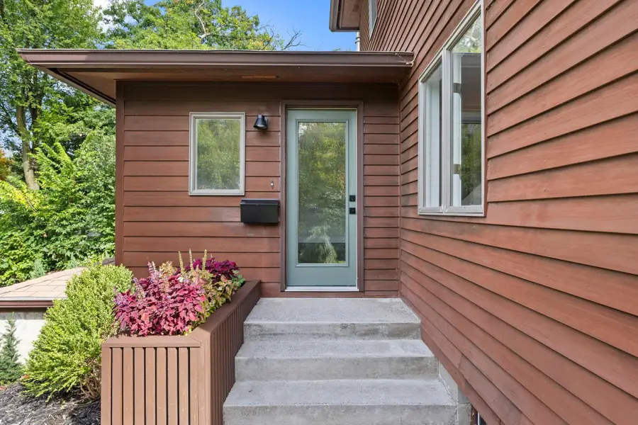 2334 Doswell Avenue, Saint Paul, MN 55108 - #2