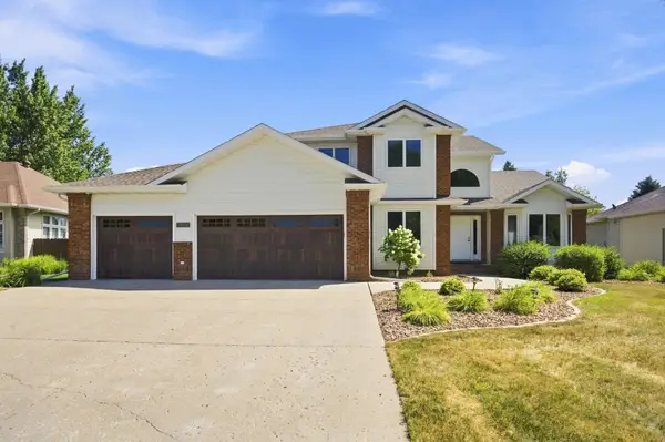 1906 E Rose Creek Parkway S, Fargo, ND 58104