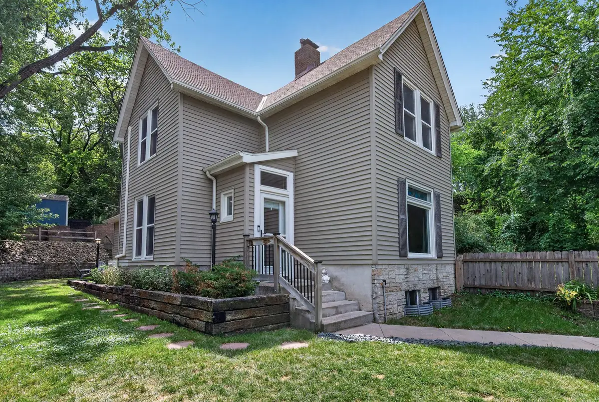 412 Winona Street E, Saint Paul, MN 55107 - #1