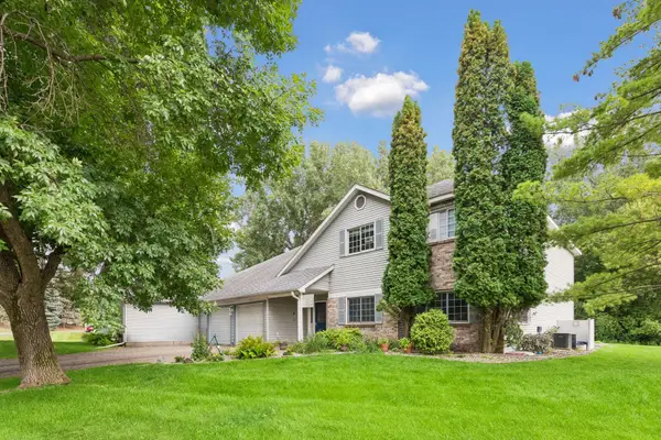 15275 Lesley Lane, Eden Prairie, MN 55346