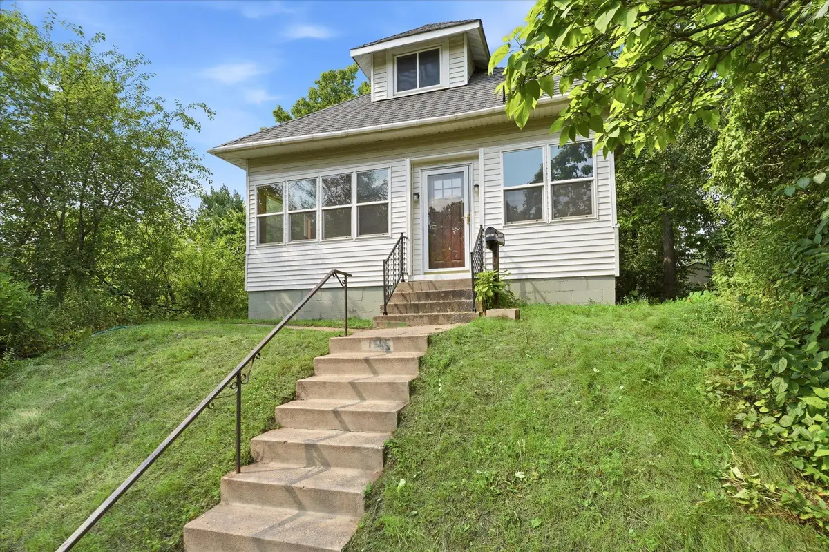 1565 7th Street E, Saint Paul, MN 55106 - #1