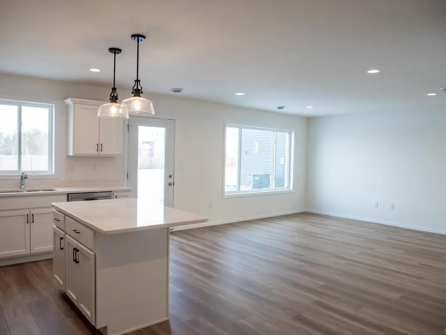 1142 W 55 Avenue, West Fargo, ND 58047 - #3