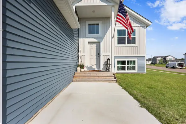 4706 8th Street Loop Ne, Saint Cloud, MN 56304