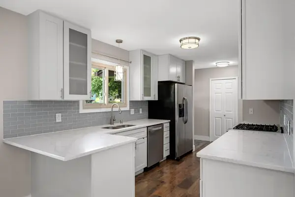 13712 E Wellington Crescent, Burnsville, MN 55337