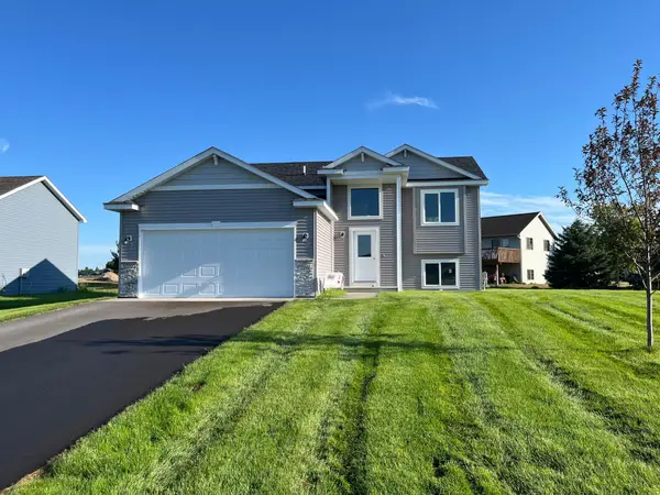 1802 Oak Pond Drive Nw, Sauk Rapids, MN 56379