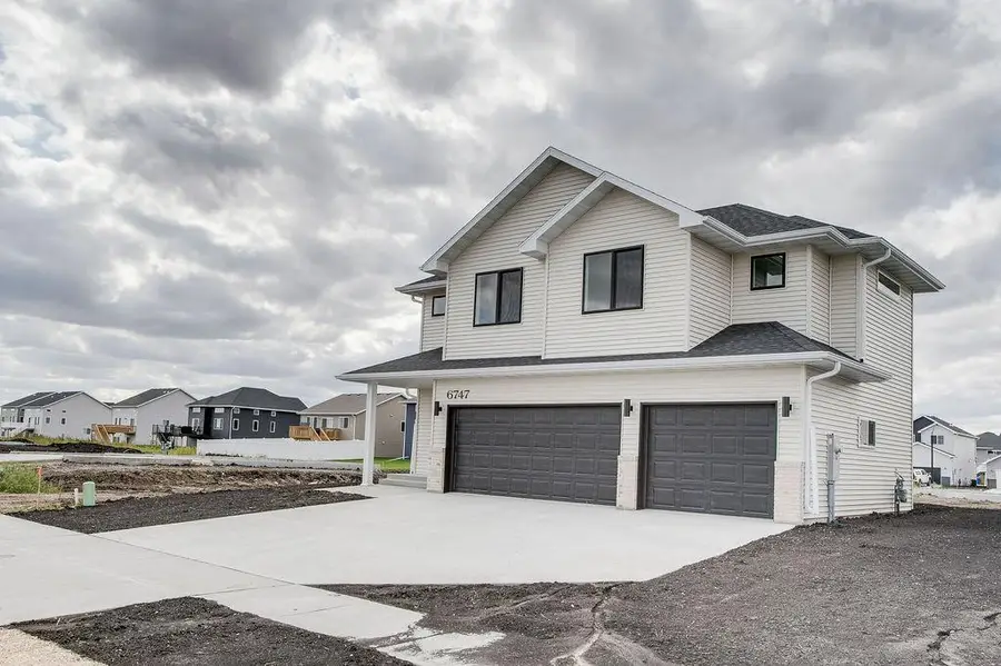 6747 Selkirk Drive S, Fargo, ND 58104 - #3