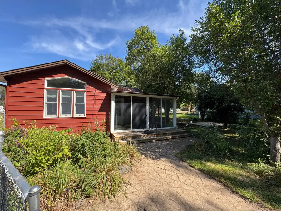 830 Sandhurst Drive W, Roseville, MN 55113 - #3