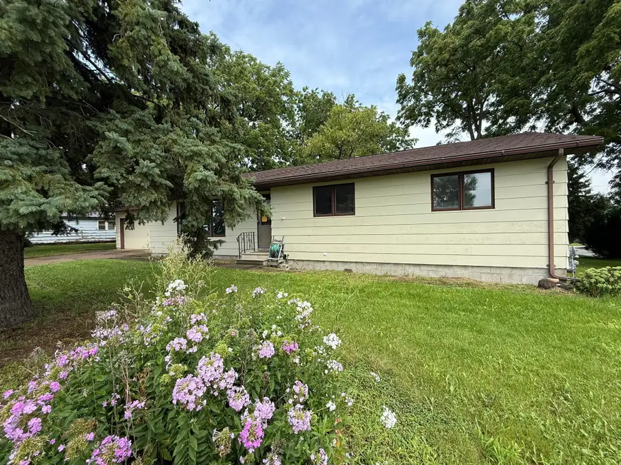 388 E Main Street, Alden, MN 56009 - #2