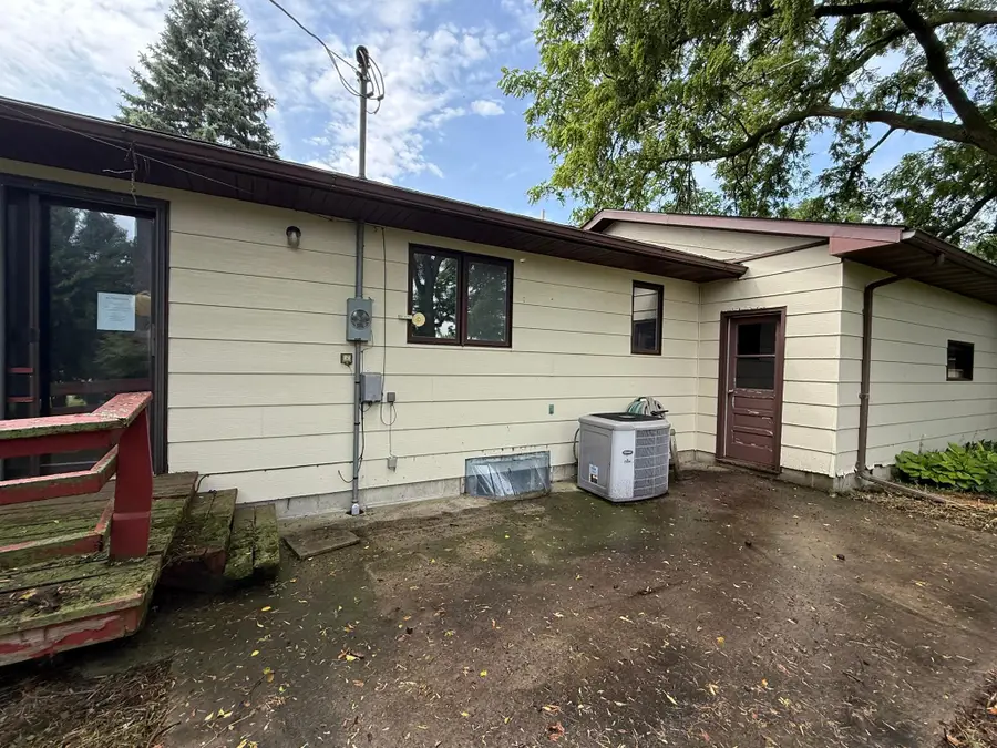 388 E Main Street, Alden, MN 56009 - #3
