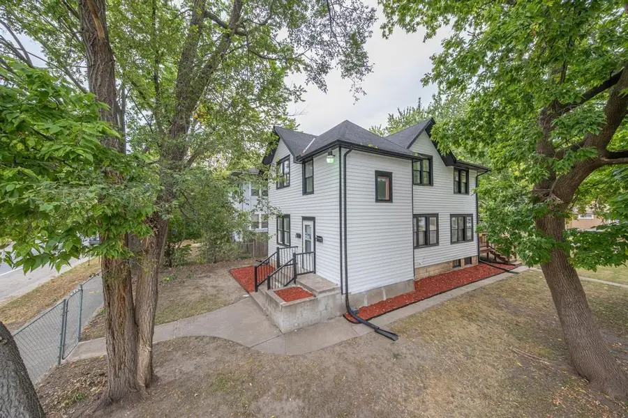 2400 Emerson Avenue N, Minneapolis, MN 55411 - #3
