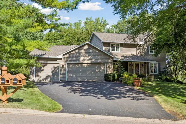 13516 Knox Drive, Burnsville, MN 55337