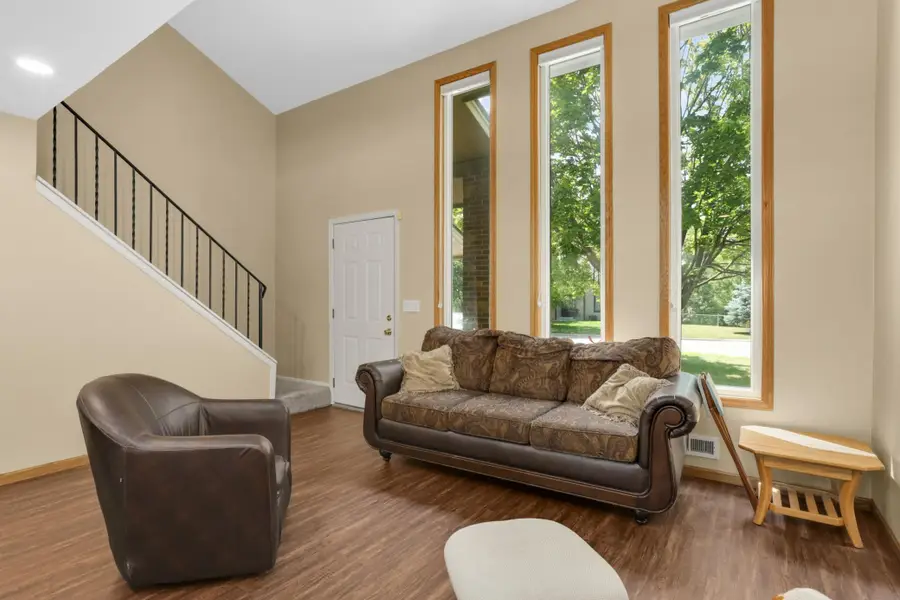 2704 Rolling Oaks Road, Burnsville, MN 55337 - #3