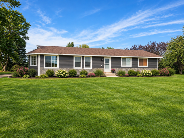 1011 90th Avenue, Pipestone, MN 56164