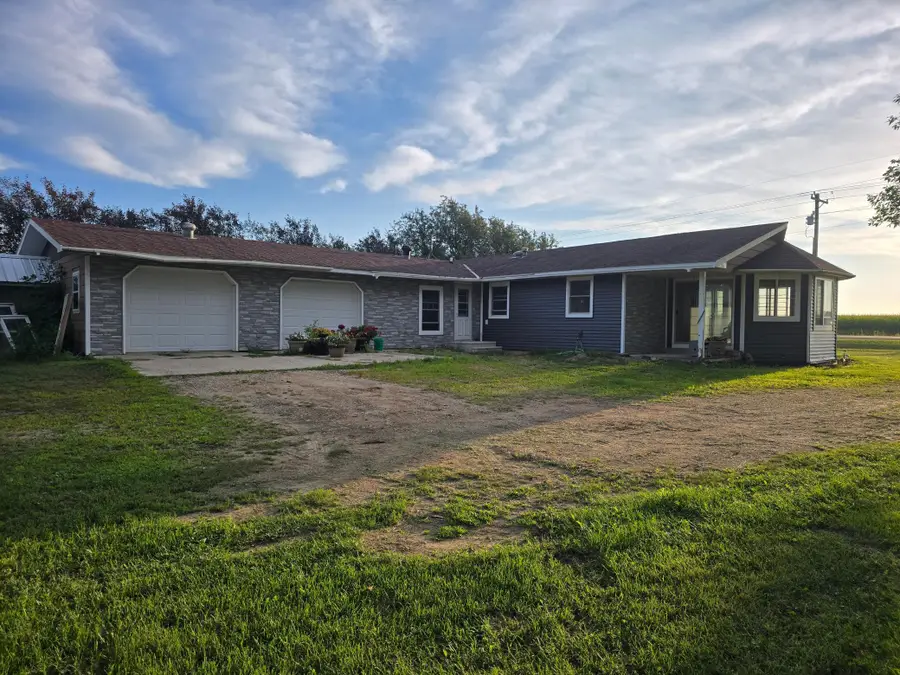 1011 90th Avenue, Pipestone, MN 56164 - #3
