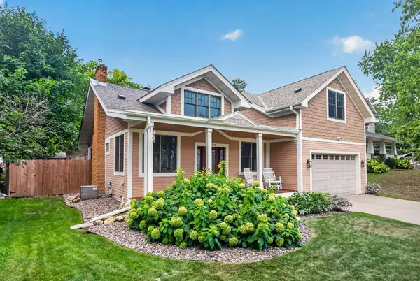 2584 S Shore Boulevard, Saint Paul, MN 55110